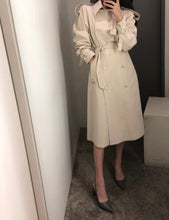 Load image into Gallery viewer, 2019 Woman Autumn White Double-breasted Trench Coat British Chic Chalaza Long Loose Coat